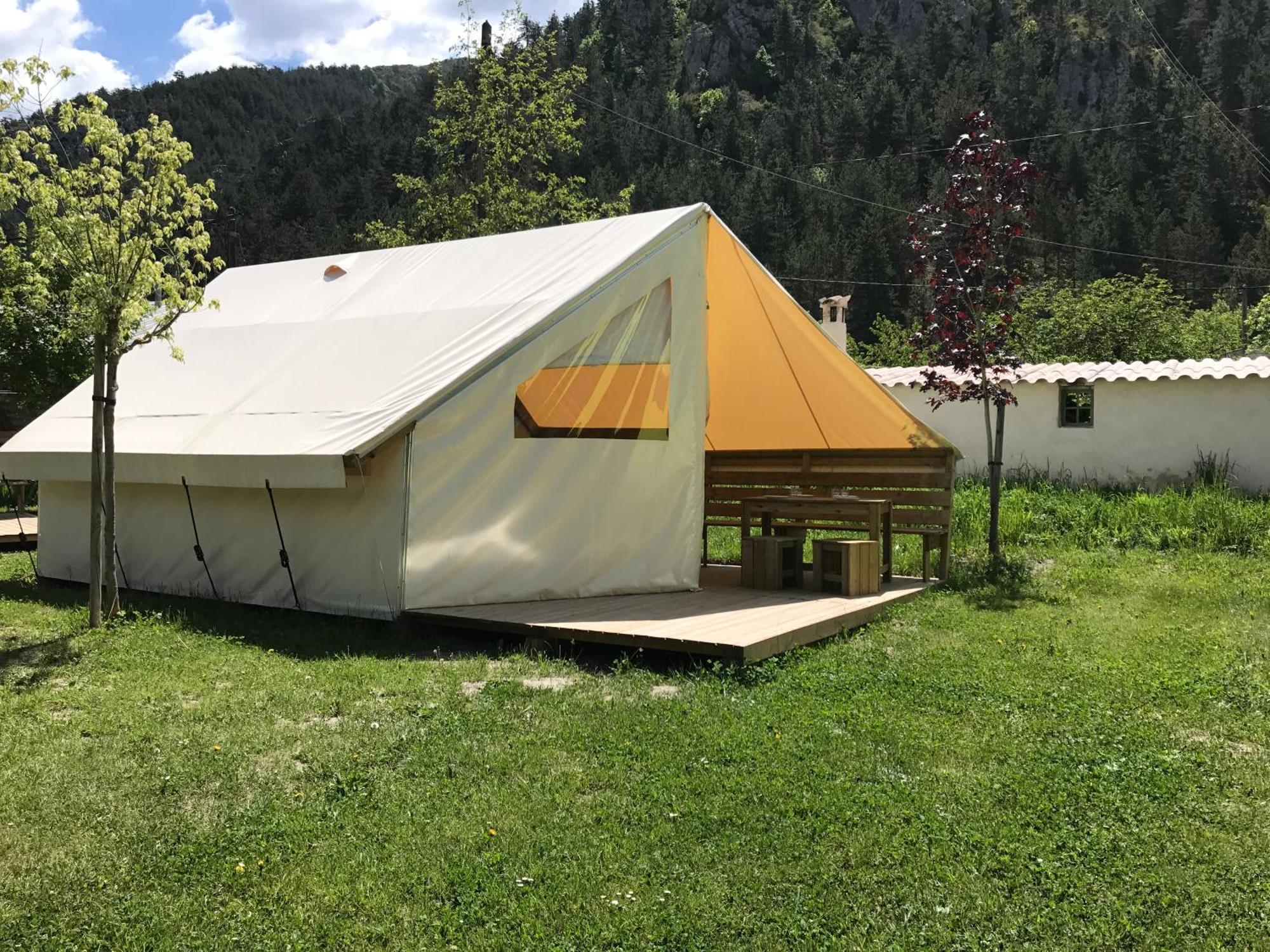 Camping Frederic Mistral Кастелан Екстериор снимка