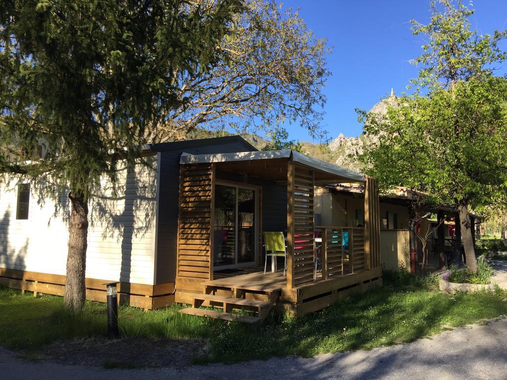 Camping Frederic Mistral Кастелан Екстериор снимка