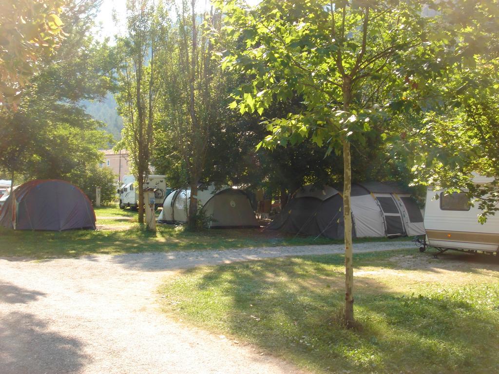 Camping Frederic Mistral Кастелан Екстериор снимка