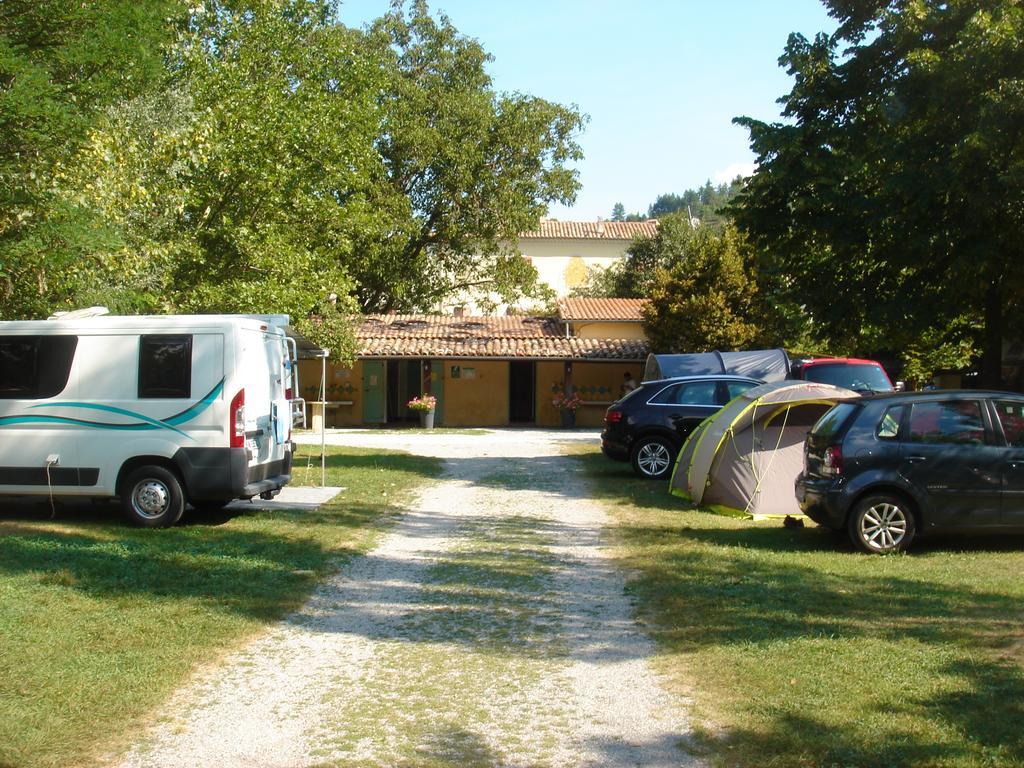 Camping Frederic Mistral Кастелан Екстериор снимка